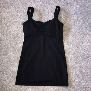 Lululemon workout tank size 6